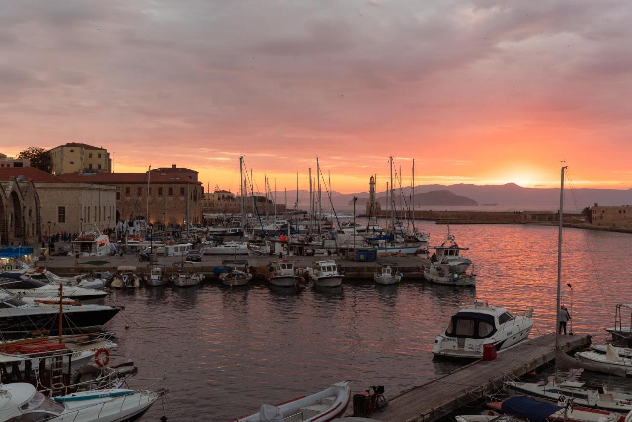 Destino Home Overlooking The Venetian Port Of Chania Chania  Exterior foto