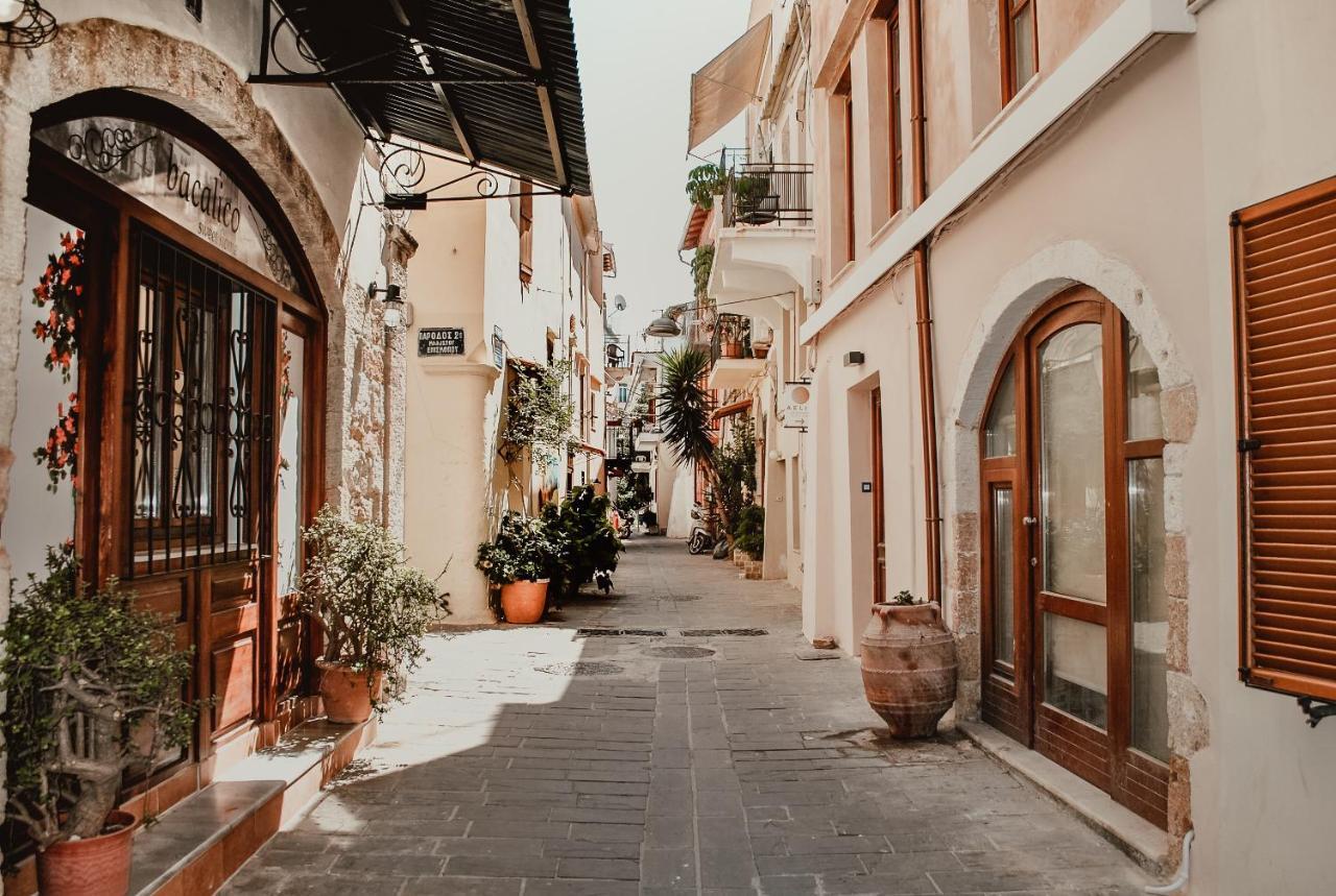 Destino Home Overlooking The Venetian Port Of Chania Chania  Exterior foto